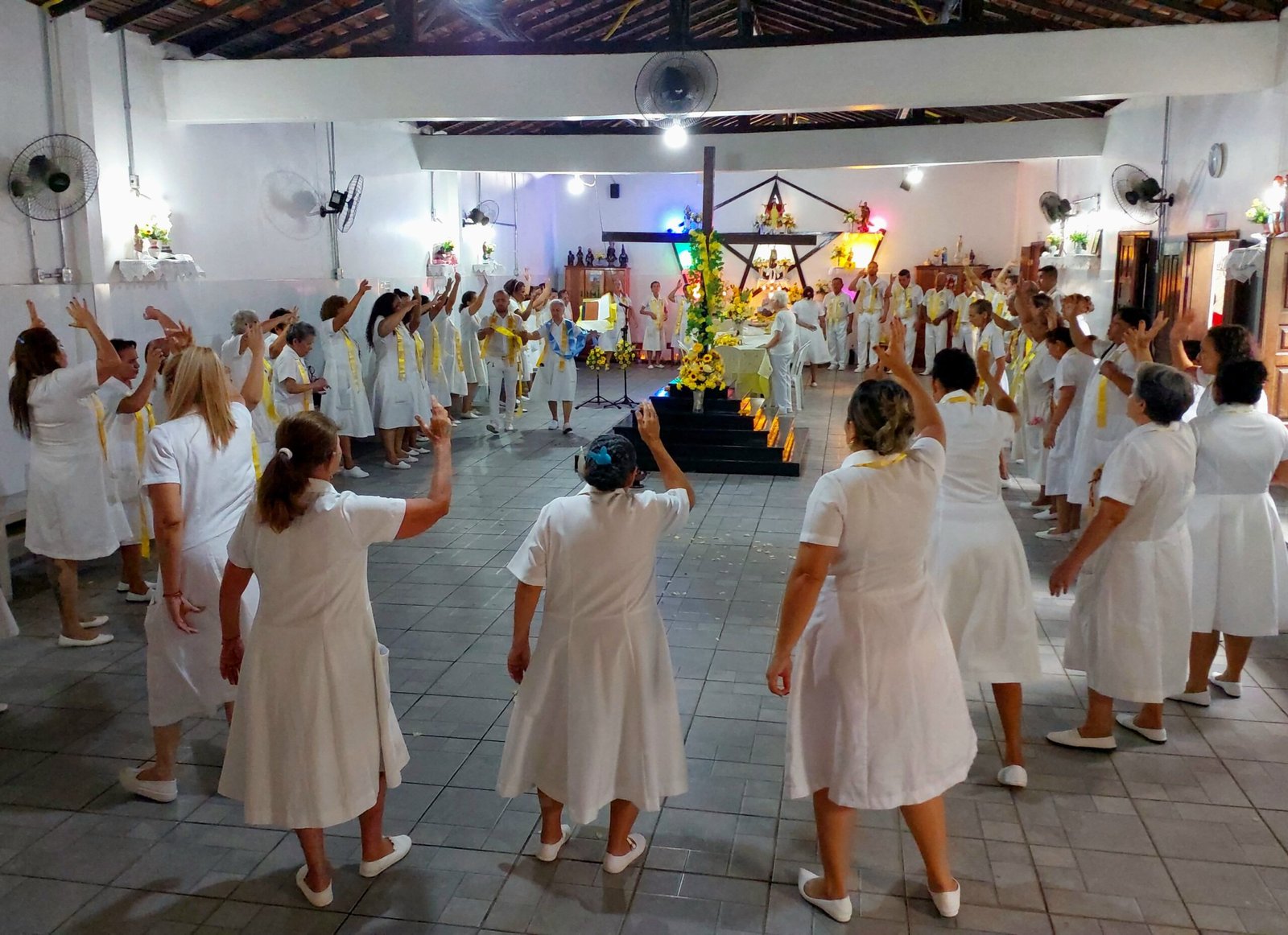 Falanges do festejo espiritual / Foto: Gabriele Costa